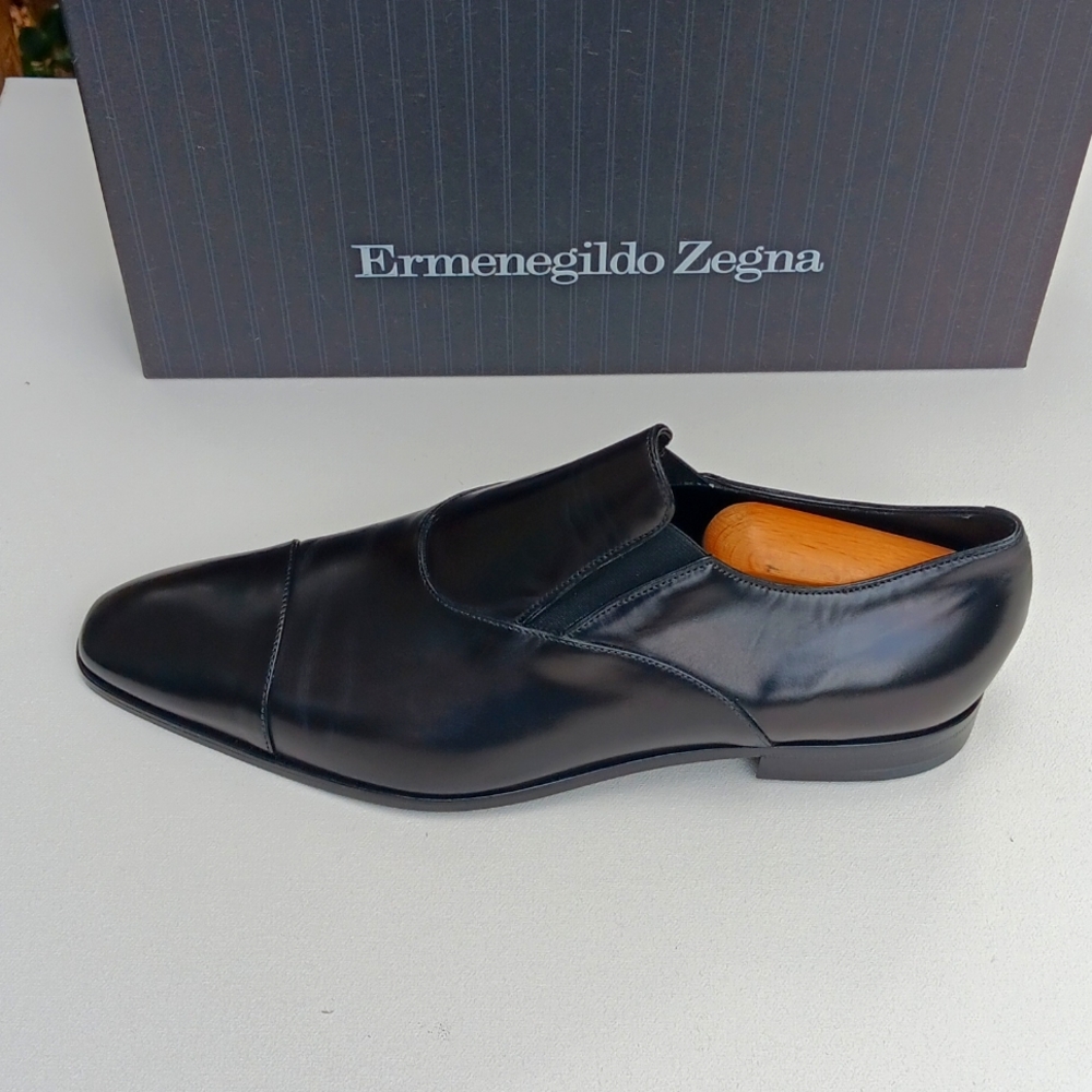 Zegna mens shoes size 8.5 European 10  USA black calfskin new with box and bags.